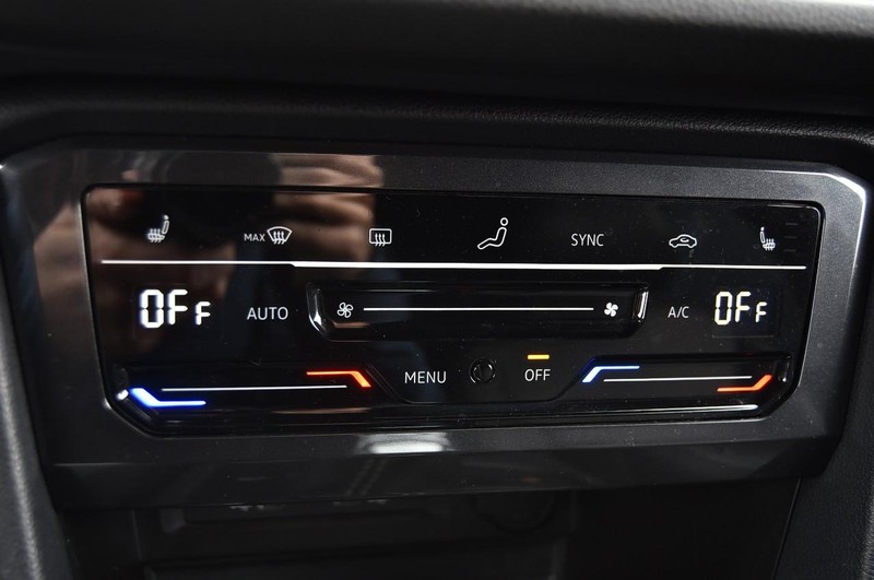 Volkswagen Tiguan Vehicle Image 14