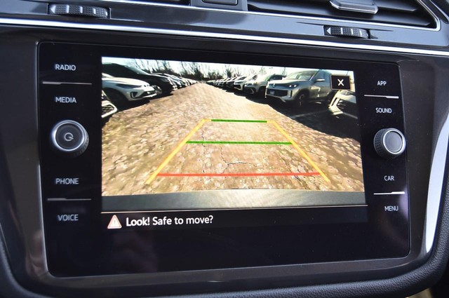 Volkswagen Tiguan Vehicle Image 11