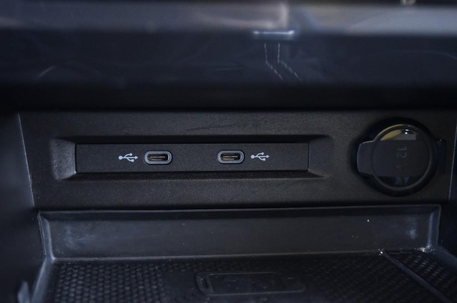 Volkswagen Tiguan Vehicle Image 14