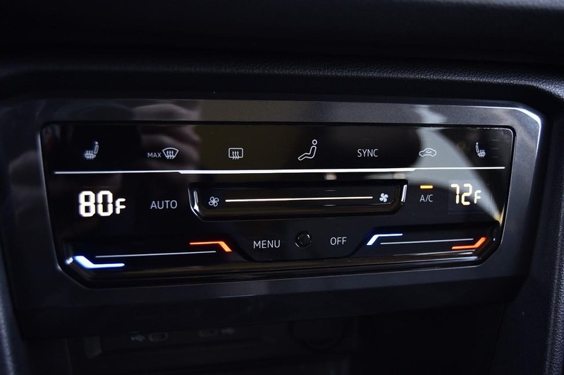 Volkswagen Tiguan Vehicle Image 13