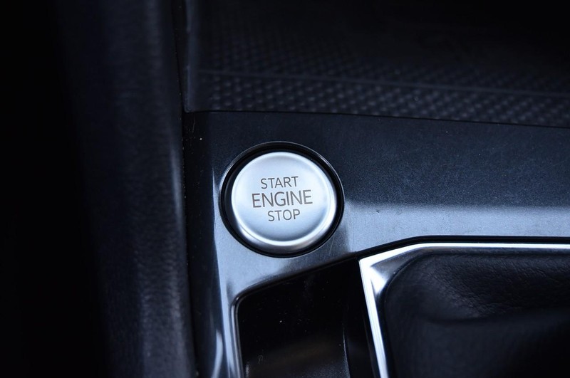 Volkswagen Tiguan Vehicle Image 15