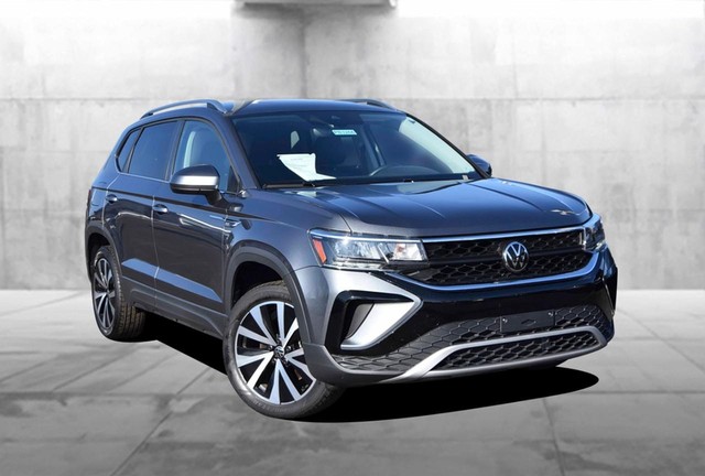 Volkswagen Taos Vehicle Image 02