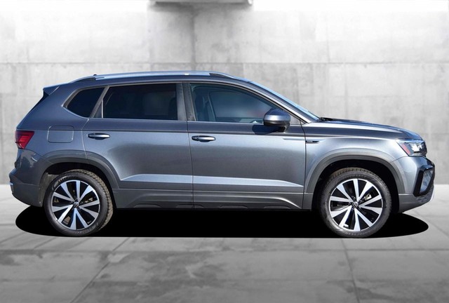 Volkswagen Taos Vehicle Image 05