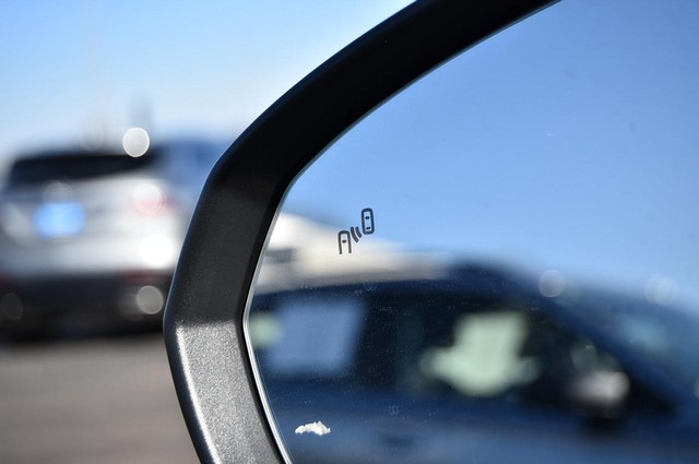 Volkswagen Taos Vehicle Image 10