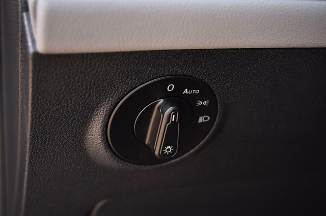 Volkswagen Taos Vehicle Image 11