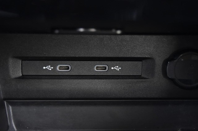 Volkswagen Taos Vehicle Image 16