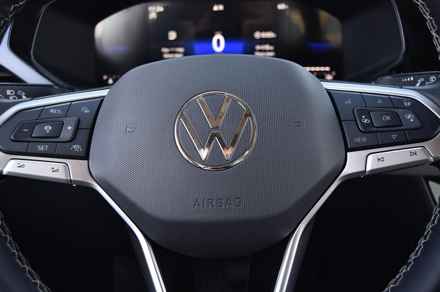 Volkswagen Taos Vehicle Image 18