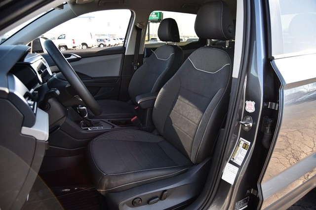 Volkswagen Taos Vehicle Image 19