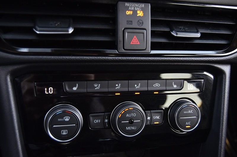 Volkswagen Taos Vehicle Full-screen Gallery Image 15