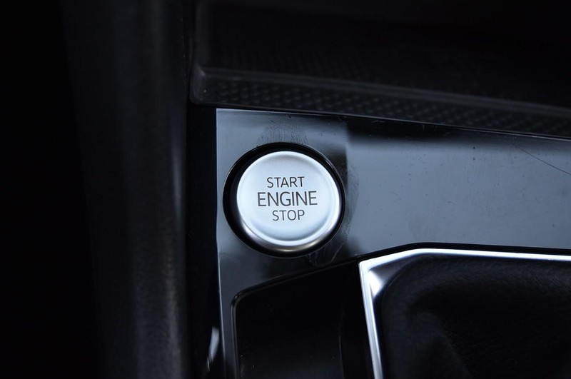 Volkswagen Taos Vehicle Full-screen Gallery Image 17