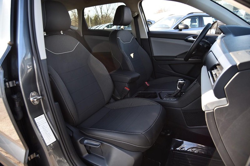 Volkswagen Taos Vehicle Full-screen Gallery Image 20