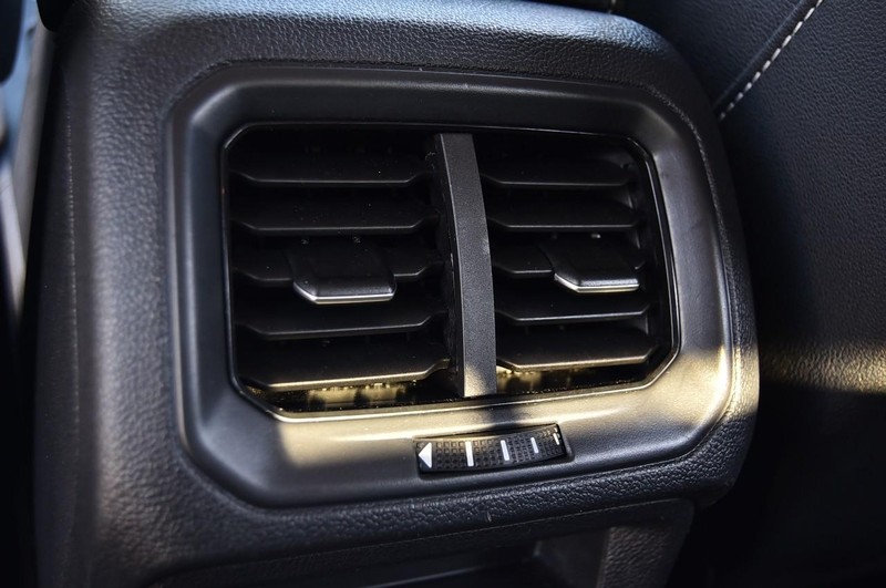 Volkswagen Taos Vehicle Full-screen Gallery Image 22