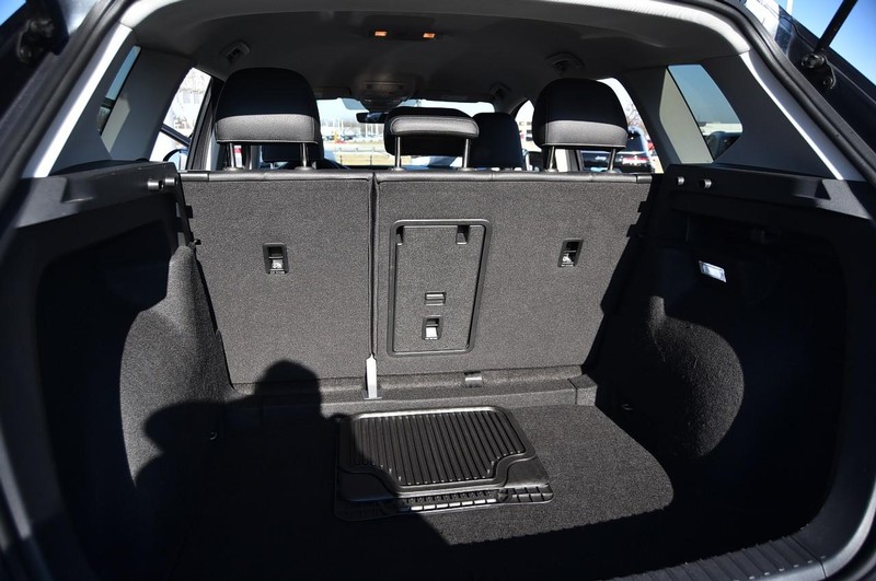 Volkswagen Taos Vehicle Full-screen Gallery Image 24