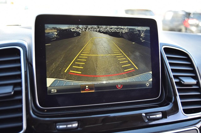 Mercedes-Benz GLE Vehicle Image 14