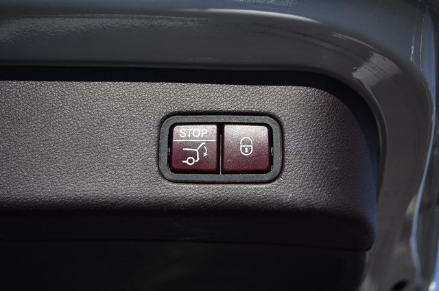 Mercedes-Benz GLE Vehicle Image 27