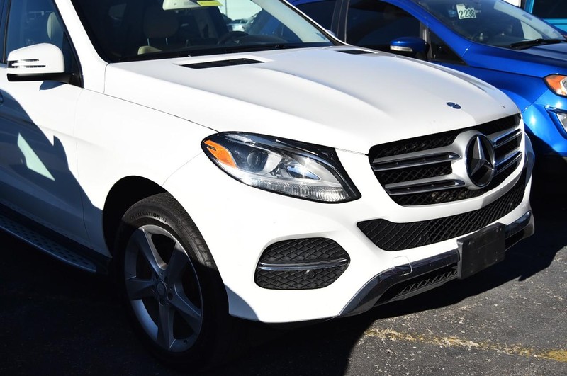 Mercedes-Benz GLE Vehicle Image 02