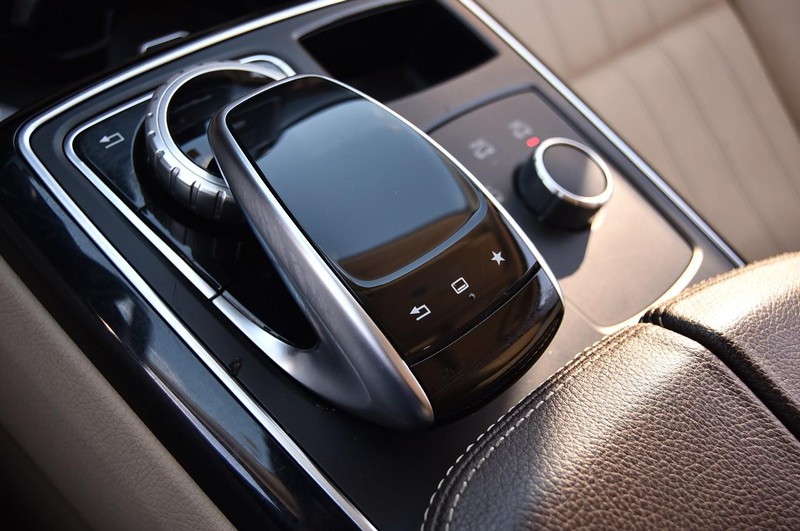 Mercedes-Benz GLE Vehicle Image 18