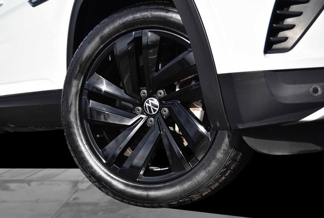 Volkswagen Atlas Cross Sport Vehicle Image 03