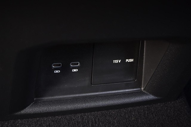 Volkswagen Atlas Cross Sport Vehicle Image 23