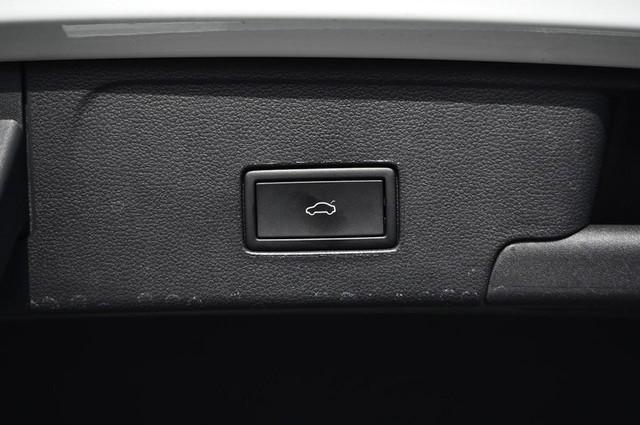 Volkswagen Atlas Cross Sport Vehicle Image 25