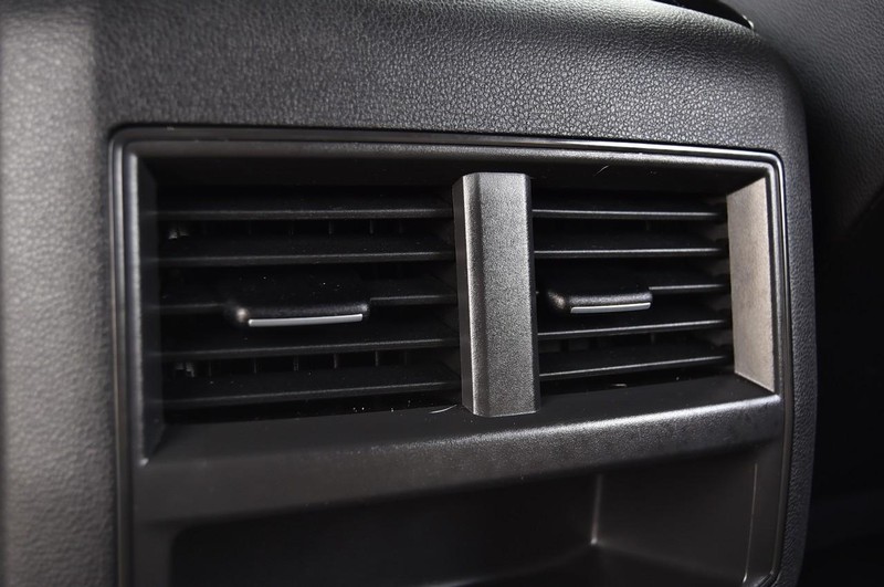 Volkswagen Atlas Cross Sport Vehicle Full-screen Gallery Image 22