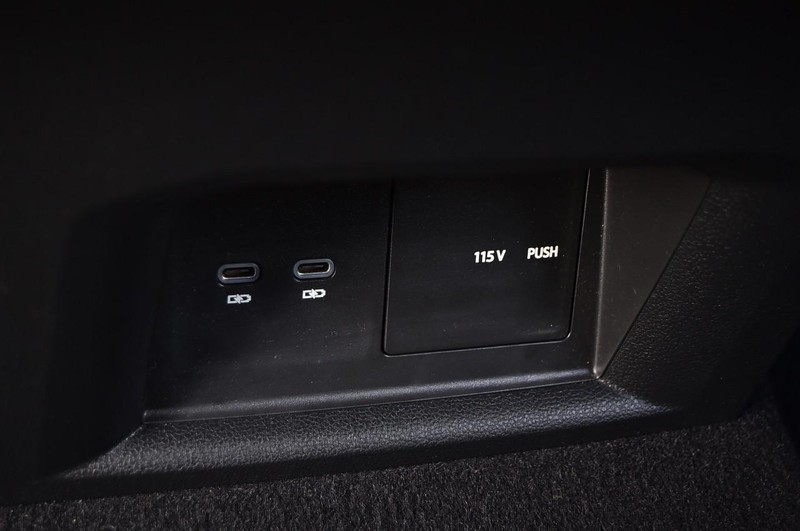 Volkswagen Atlas Cross Sport Vehicle Full-screen Gallery Image 23