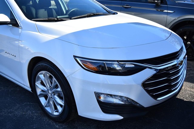 Chevrolet Malibu Vehicle Image 02