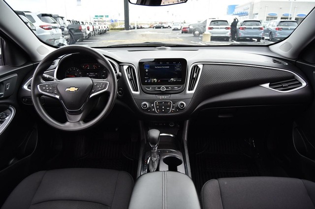 Chevrolet Malibu Vehicle Image 07