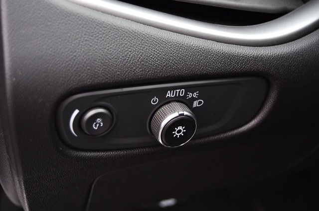 Chevrolet Malibu Vehicle Image 09