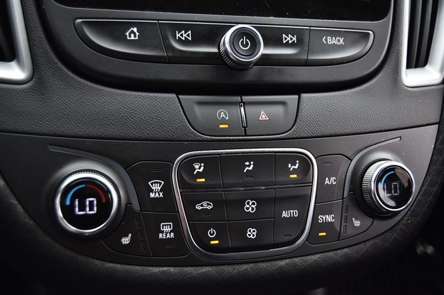 Chevrolet Malibu Vehicle Image 13