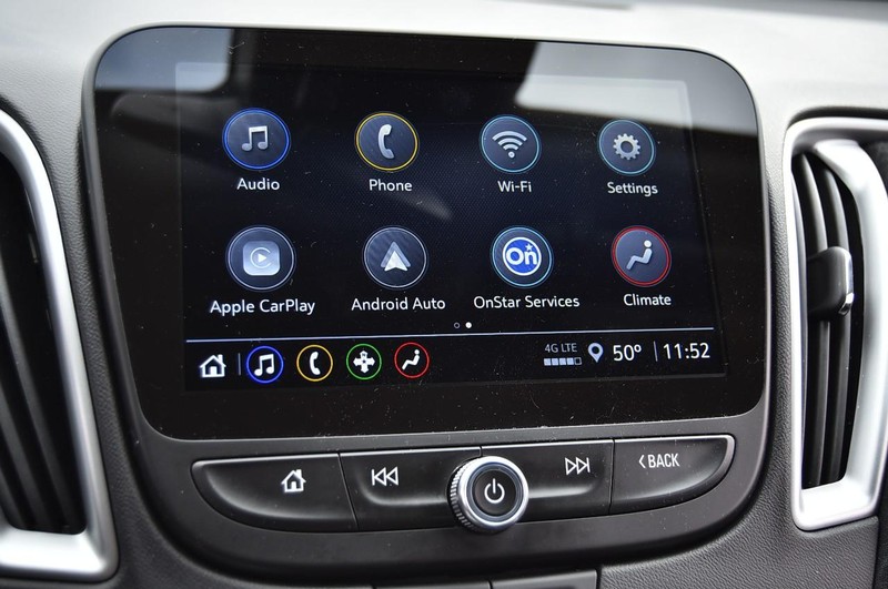 Chevrolet Malibu Vehicle Image 12