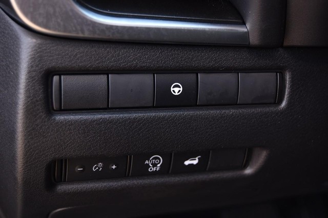 Nissan Rogue Vehicle Image 10