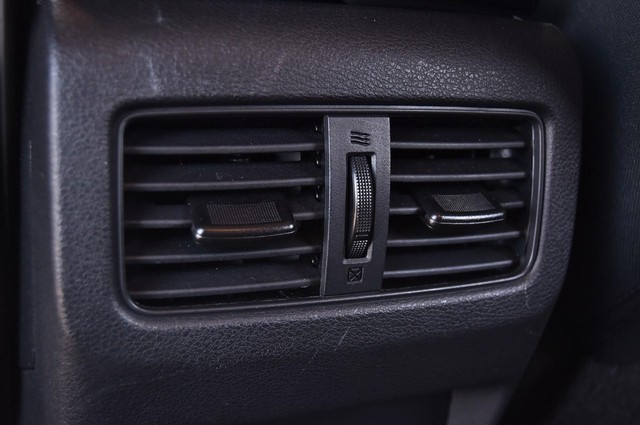 Nissan Rogue Vehicle Image 21