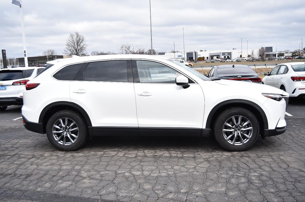 Mazda CX-9 Vehicle Full-screen Gallery Image 5