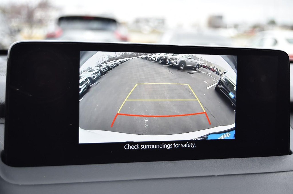 Mazda CX-9 Vehicle Full-screen Gallery Image 12