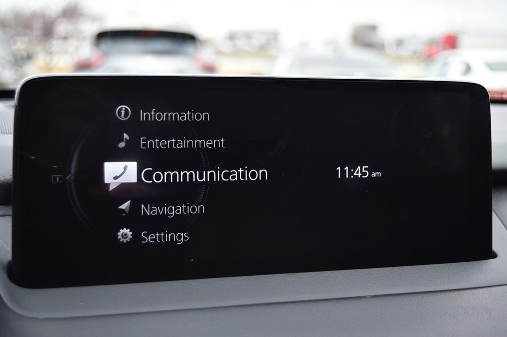 Mazda CX-9 Vehicle Full-screen Gallery Image 13