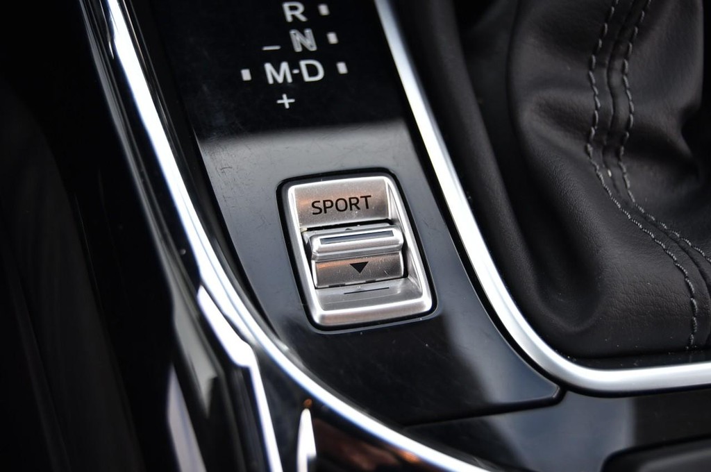 Mazda CX-9 Vehicle Full-screen Gallery Image 15