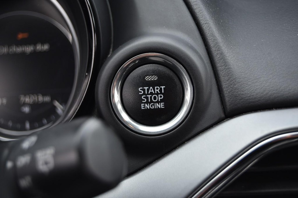 Mazda CX-9 Vehicle Full-screen Gallery Image 17