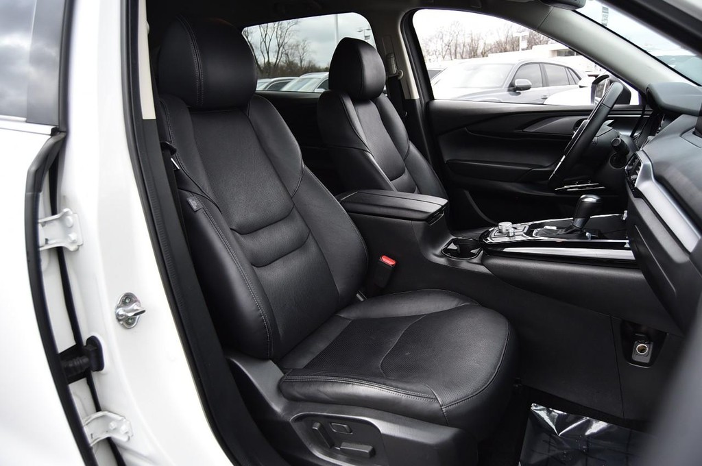 Mazda CX-9 Vehicle Full-screen Gallery Image 20