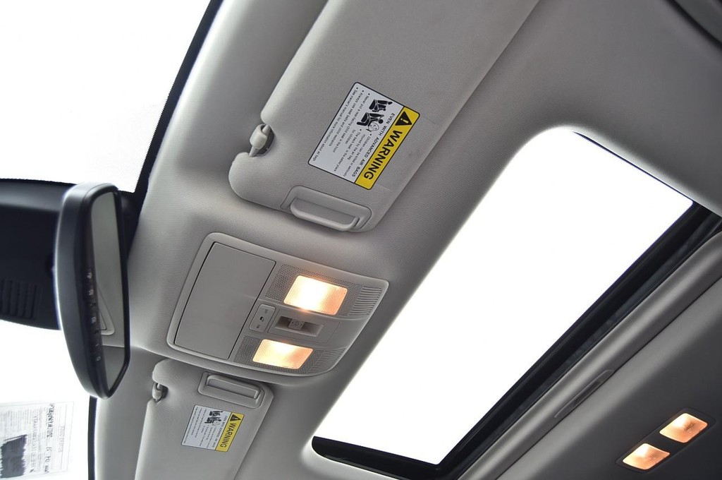 Mazda CX-9 Vehicle Full-screen Gallery Image 21