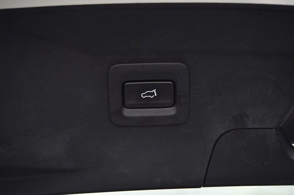 Mazda CX-9 Vehicle Full-screen Gallery Image 26