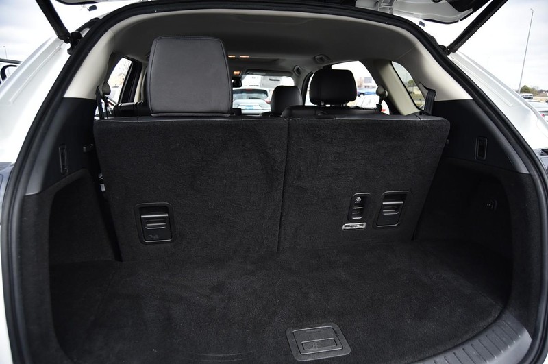 Mazda CX-9 Vehicle Image 25