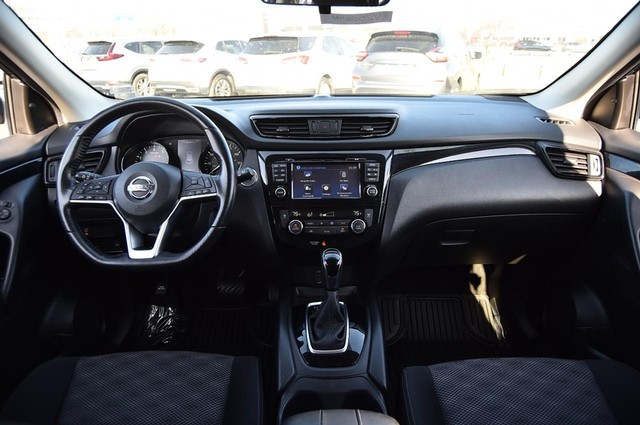 Nissan Rogue Sport Vehicle Image 05