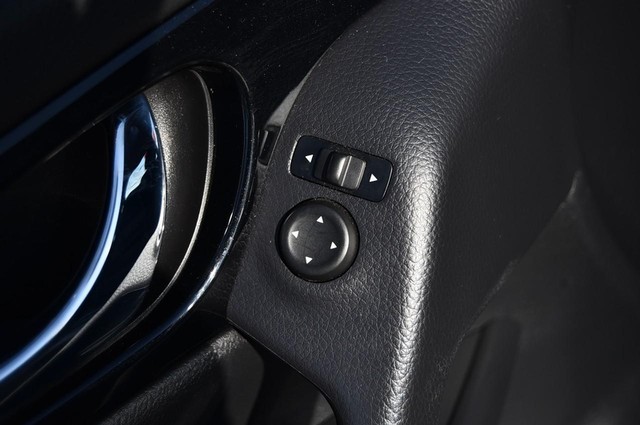 Nissan Rogue Sport Vehicle Image 09