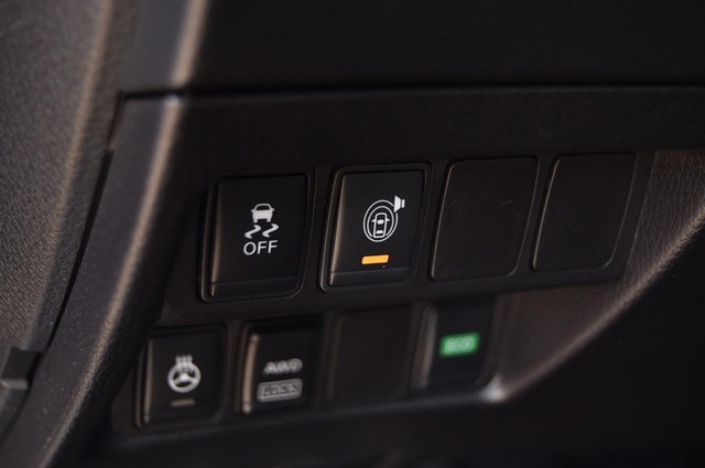 Nissan Rogue Sport Vehicle Image 11