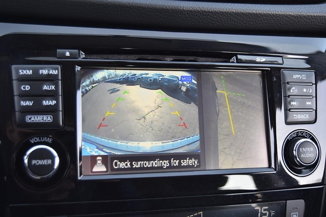 Nissan Rogue Sport Vehicle Image 14