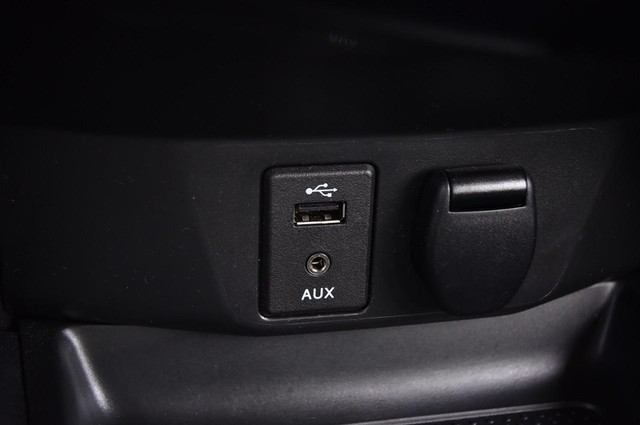 Nissan Rogue Sport Vehicle Image 19