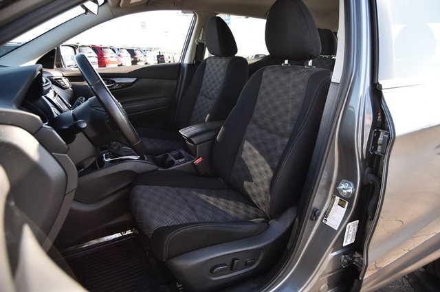 Nissan Rogue Sport Vehicle Image 23