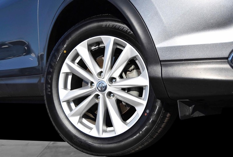 Nissan Rogue Sport Vehicle Image 03