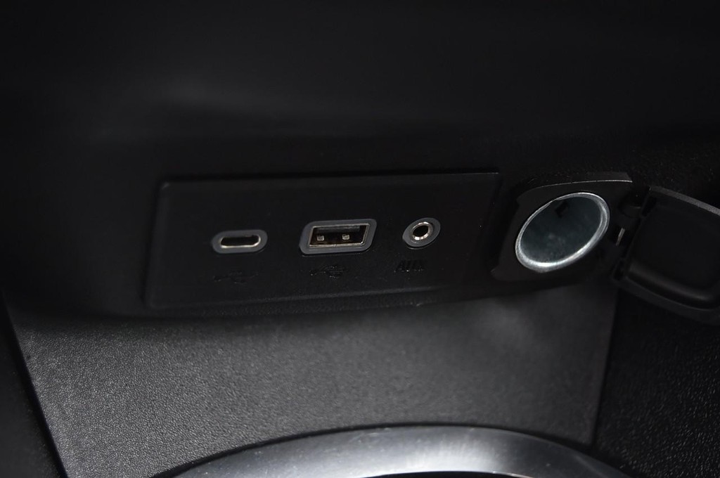 Chevrolet Malibu Vehicle Full-screen Gallery Image 14